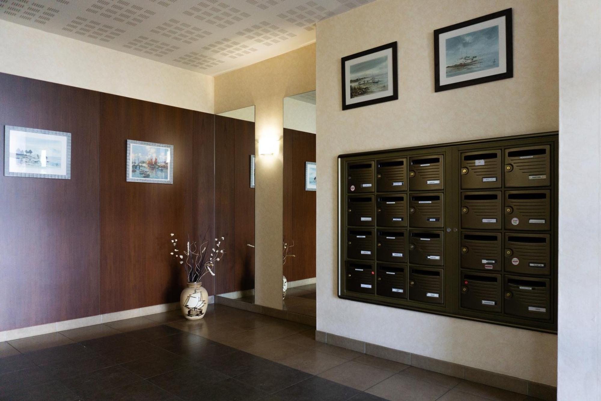 Appartement Lumineux Avec Parking - Port De *