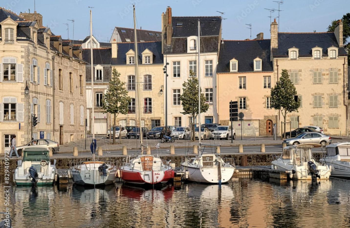 Lumineux Avec Parking - Port De *